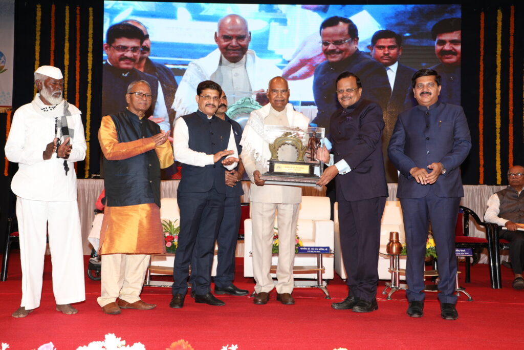 The 'Padam' awardees were felicitated in the presence of former President Ram Nath Kovind at Dr Babasaheb Ambedkar Marathwada University 
