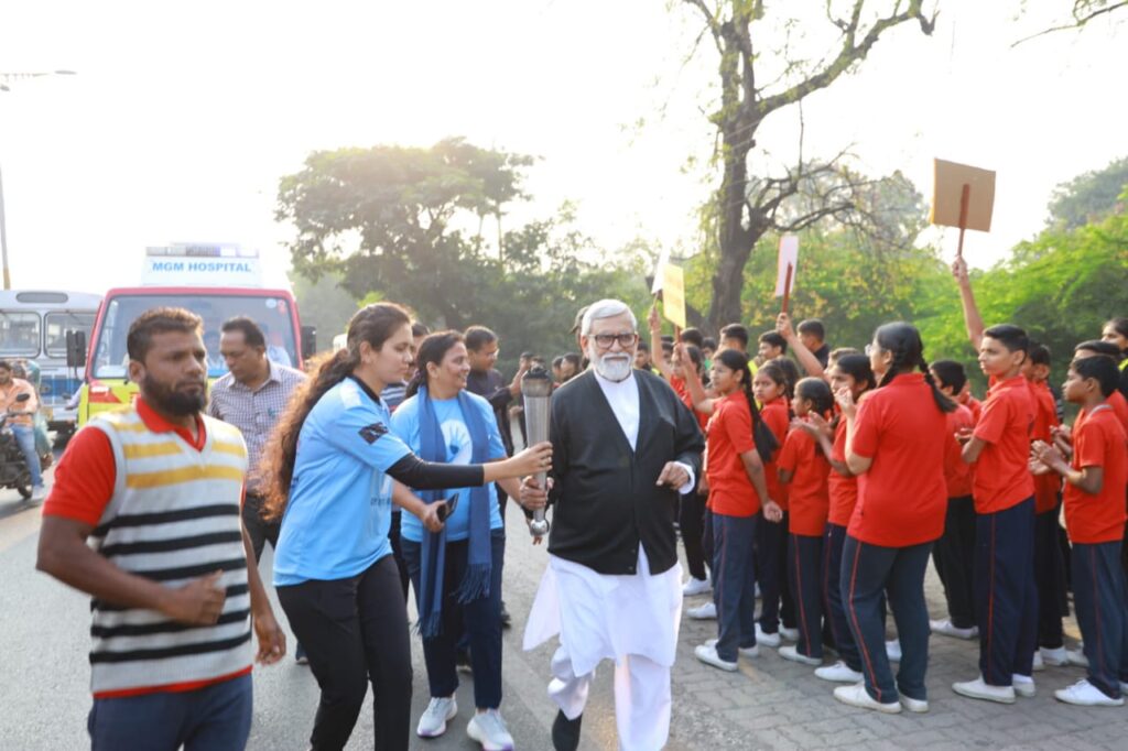 MGM Marathon en route to Pune in a spirited atmosphere at MGM University