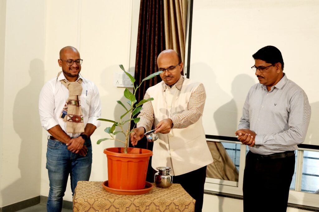 Inauguration of one day workshop on "Climate Change and Media" organized at Shivaji University