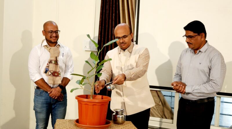 Inauguration of one day workshop on "Climate Change and Media" organized at Shivaji University