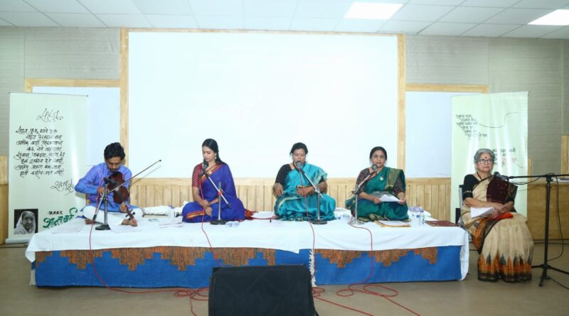 Enthusiastic response of fans to Anavat Shantabai musical program of MGM College of Mass Communication and Journalism