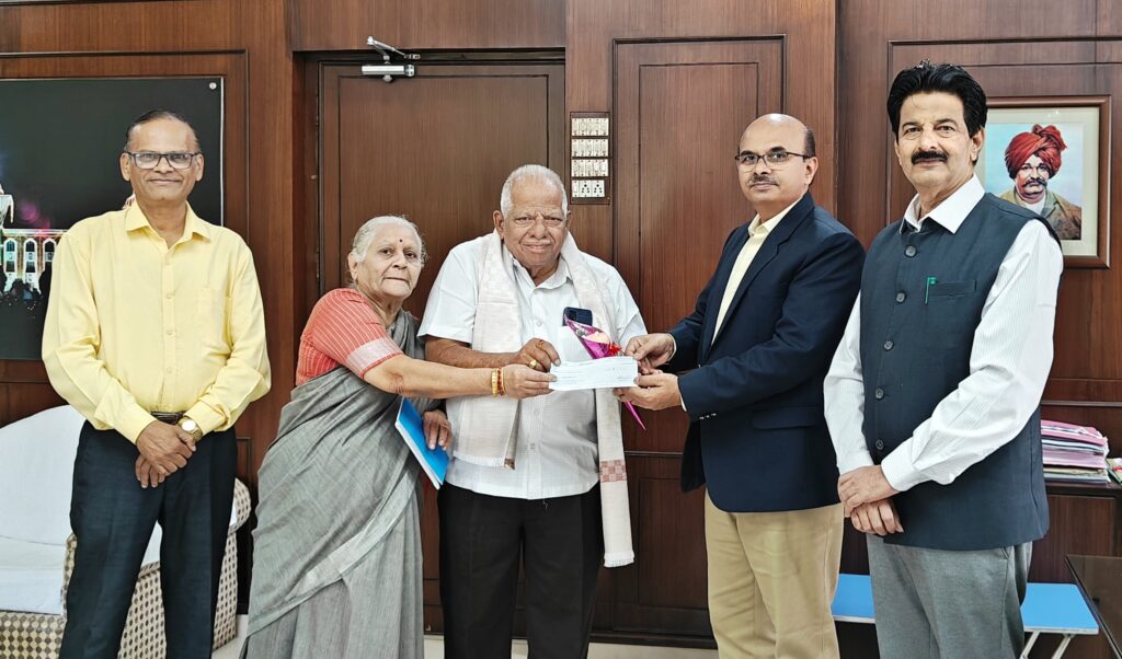 Donation by Mohan Ankle to Bhagwan Mahavir Adhyasana of Shivaji University