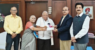 Donation by Mohan Ankle to Bhagwan Mahavir Adhyasana of Shivaji University