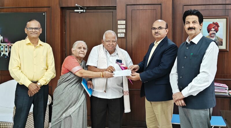 Donation by Mohan Ankle to Bhagwan Mahavir Adhyasana of Shivaji University