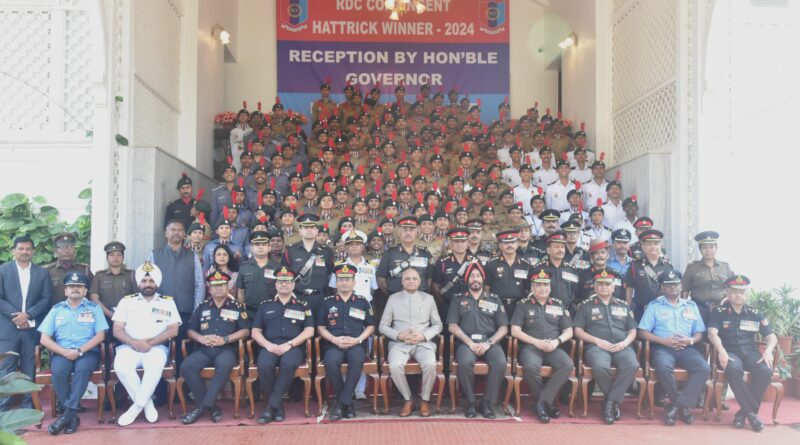 Congratulations to the Maharashtra NCC team from the Governor for winning the flag of the Prime Minister for the third time in a row