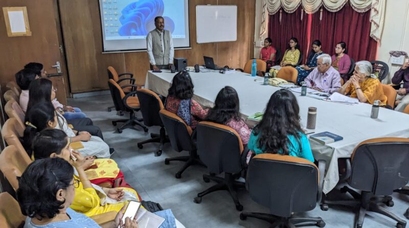 Dr. M. A. Mehendle's seminar at Deccan College concluded with enthusiasm