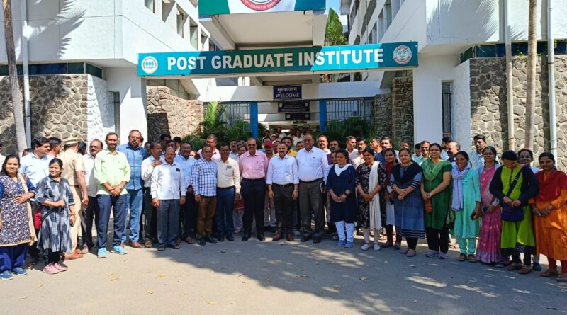 Due to the efforts of Vice Chancellor of Mahatma Phule Agricultural University, Dr PG Patil, Assured Pragati Scheme was implemented for employees with retrospective effect.