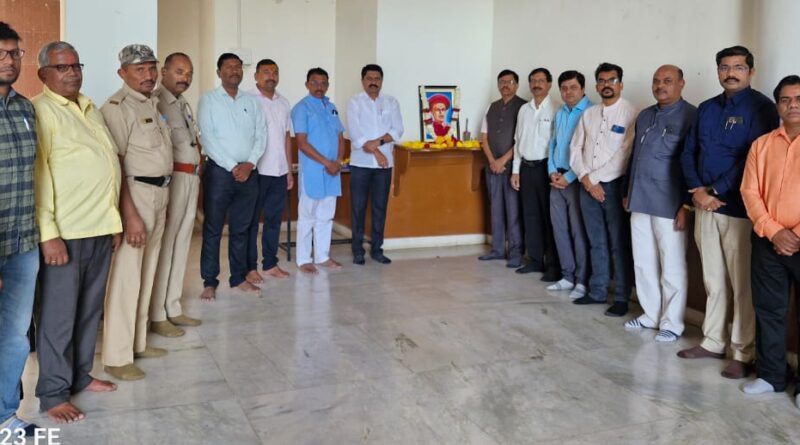 Balshastri Jambhekar's birth anniversary celebrated in SRTMU