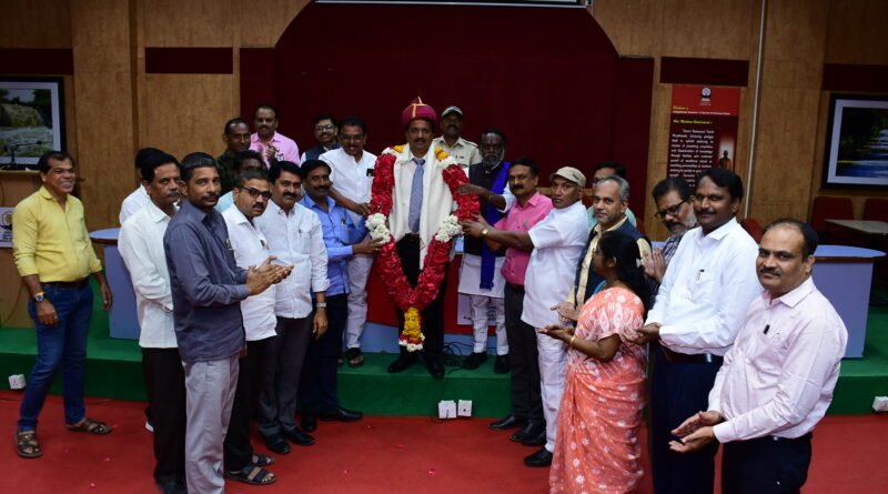 Vice-Chancellor Dr. Chaskar was felicitated by the officers and staff of 'srtmu' University