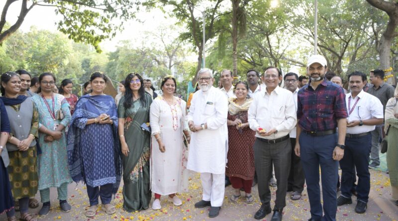 Eco-friendly Holi was celebrated by throwing flowers in MGM University