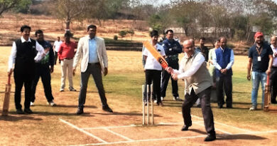 The Vice-Chancellor and Vice-Chancellor inaugurated the Shivspandan Sports Festival in Shivaji University with a stylish bang.