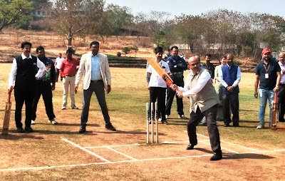 The Vice-Chancellor and Vice-Chancellor inaugurated the Shivspandan Sports Festival in Shivaji University with a stylish bang.