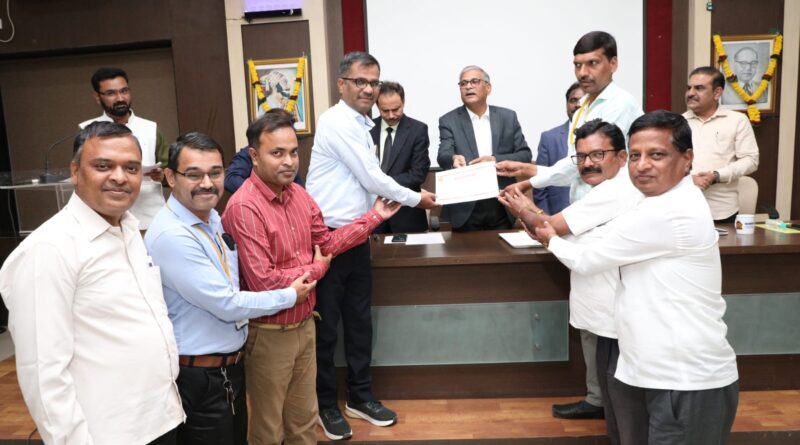 Dr. Babasaheb Ambedkar Marathwada University felicitated by Vice-Chancellor for 'Indradhanushya' Youth Festival