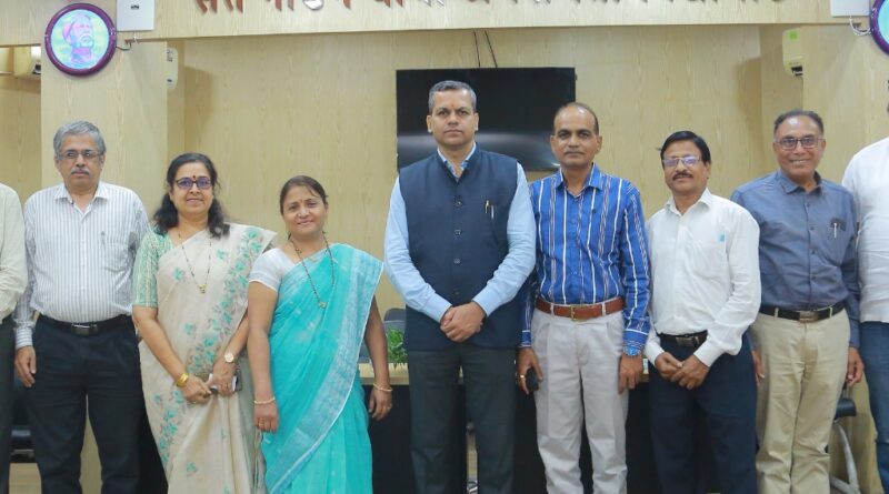 Commencement ceremony organized on the occasion of the retirement of an employee of Amravati University