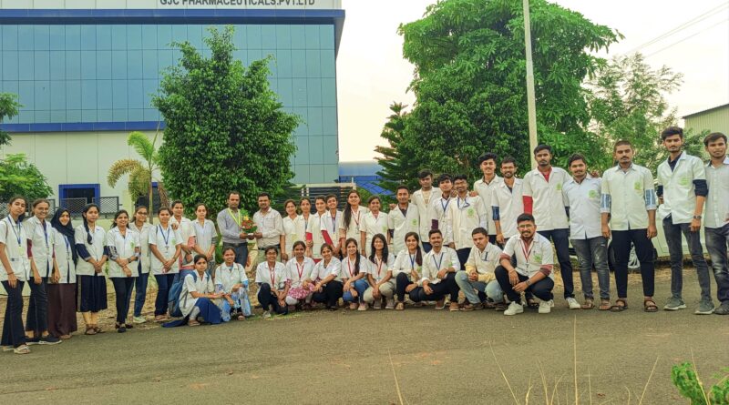 nutan college of pharmacy students study tour to pharmaceutical company