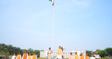 Maharashtra Day was celebrated with enthusiasm in Shivaji University