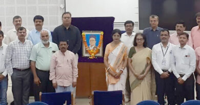 Maharashtrian University of Health Sciences celebrated the birth anniversary of Swatantra Veer Savarkar with enthusiasm