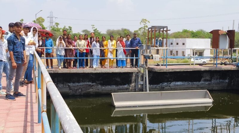 Students of Haryana Central University conducted an educational tour