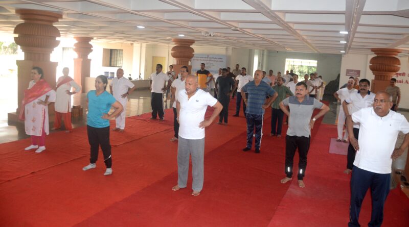 World Yoga Day celebrated at Yashwantrao Chavan Maharashtra Open University