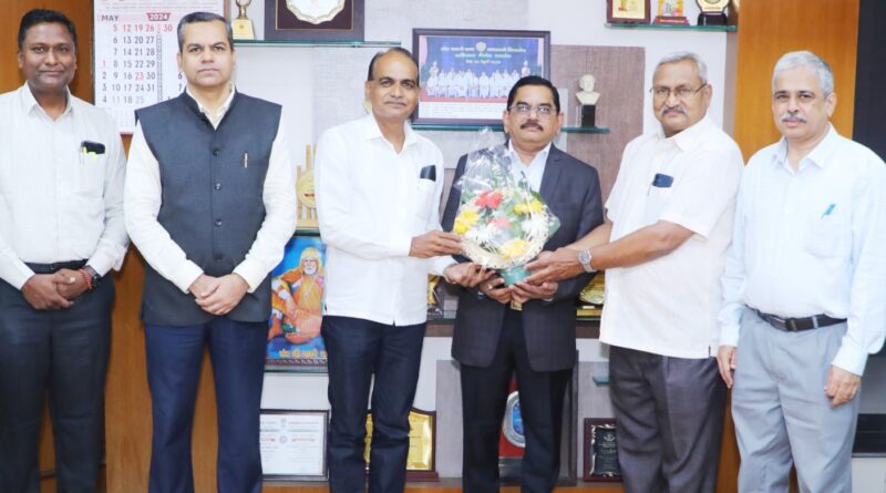 Dr. Mahendra Dhore assumed charge as Pro-Chancellor of Amravati University