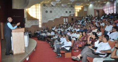 Great response to Uttar Maharashtra University's "Student-Parent" workshop