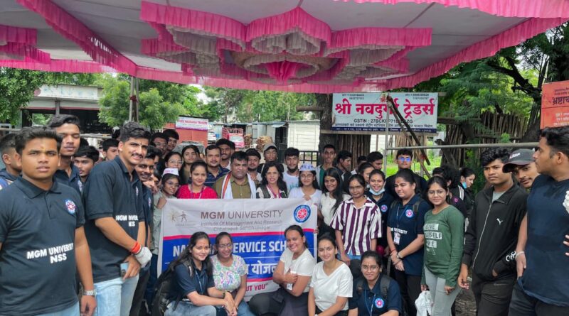 MGM students participated in Wari and spread the message of cleanliness