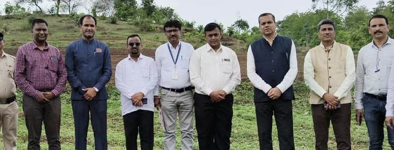 The Vice-Chancellor inspected the proposed construction area of ​​Model Degree College of Amravati University