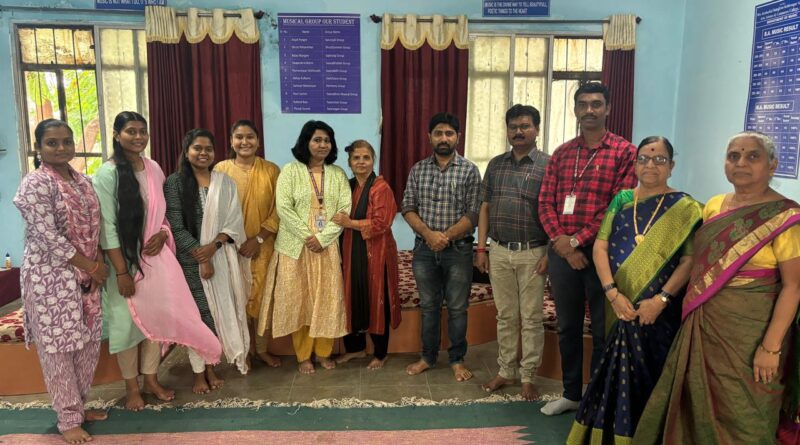 Devotional singing program on the occasion of Guru Poornima concluded in Sau KSK College