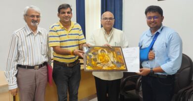 Vice-Chancellor Prof. Tankeshwar Kumar congratulated the researchers who returned after participating in the IMCR conference