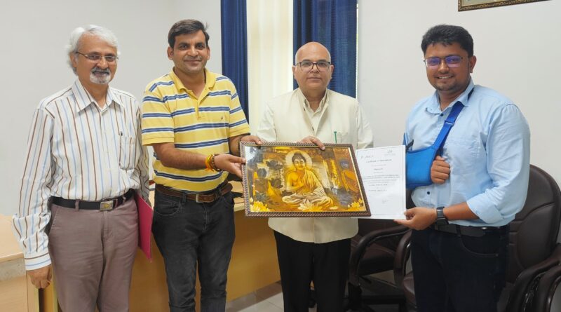 Vice-Chancellor Prof. Tankeshwar Kumar congratulated the researchers who returned after participating in the IMCR conference