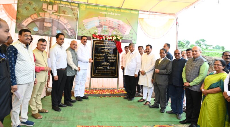 Yashwantrao Chavan Maharashtra Open University's Bhumi Poojan of sub-centre at Amalner completed