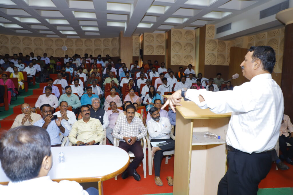 SRTMU felicitated meritorious students