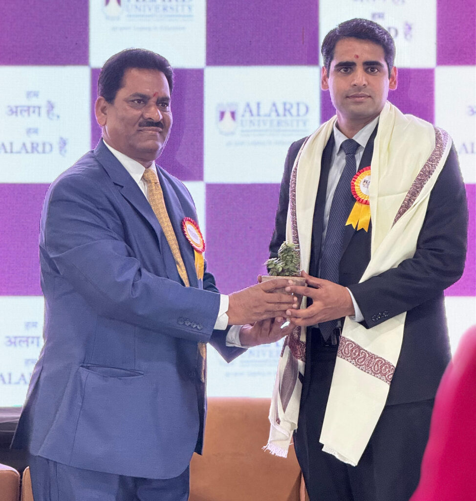 The commencement program of the first batch of Alard University concluded with enthusiasm