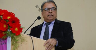 Vice Chancellor Dr Vijay Pandharipande