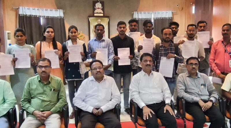 Awarded appointment letter to 30 students under youth work training in SRTMU