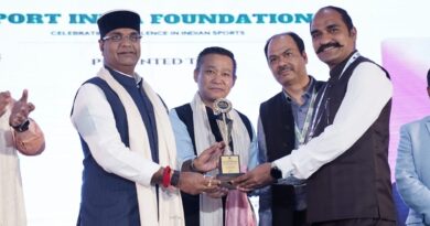 Dr Uday Dongre, former Sports Director of "Dr BAMU" was presented with National Award of 'Sports India'