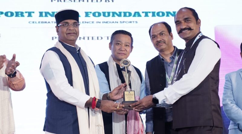 Dr Uday Dongre, former Sports Director of "Dr BAMU" was presented with National Award of 'Sports India'