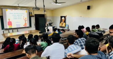 Students of the Science Faculty of Banaras Hindu University recited poems