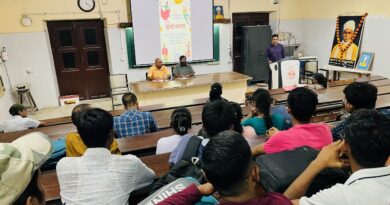 Students participated enthusiastically in the Hindi week extempore speech competition at Banaras Hindu University