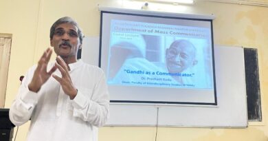 A seminar on "Gandhi as a Communicator" was held in the Department of Mass Communication, Nagpur University