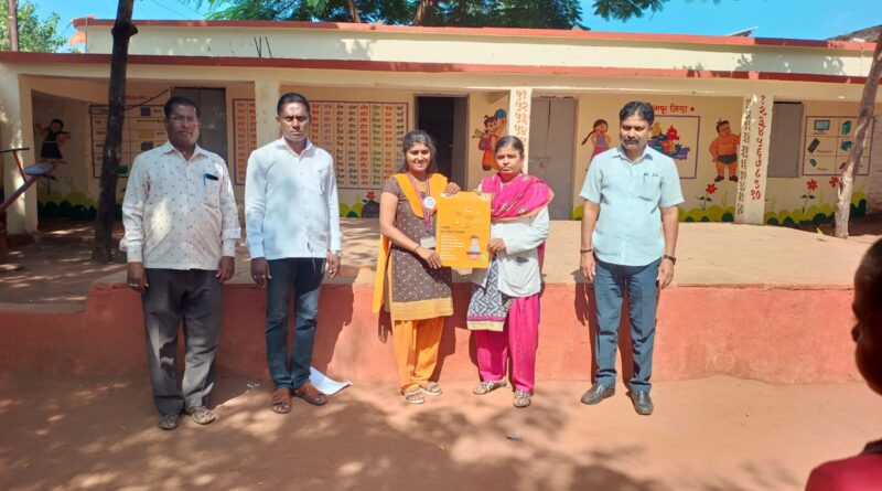 Cyber ​​Warriors of Solapur University created awareness on cyber security at zp School Nandur