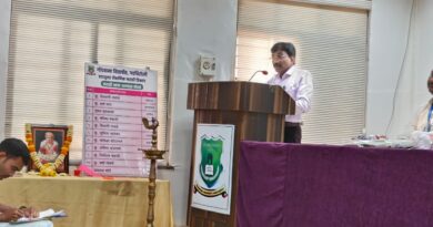 Dr. Rajendra Naikwade's lecture under the initiative 'Literary Visit' was concluded at Gondwana University.