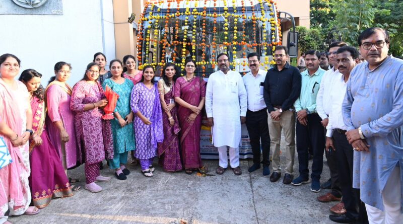 Inauguration of 44 seater bus under CSR for female students of Ballarpur Campus of SNDT Women's University