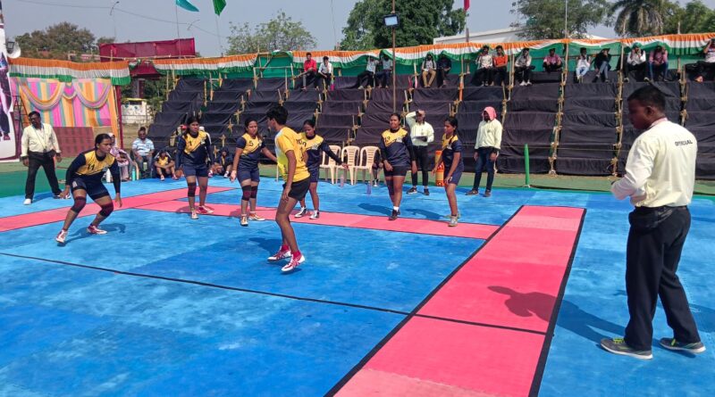 Nagpur and Pune Vidyapeeth move forward with the host Amravati Sangha in the Western Divisional Inter Vidyapeeth Women's Kabaddi Competition