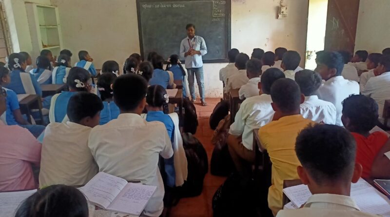 On behalf of Solapur University, Harshvardhan Vidyalaya conducted "Cyber ​​Shiksha for Cyber ​​Security" activity