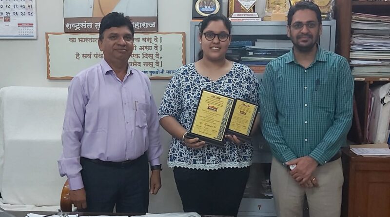 Satnam Kaur, a student of Nagpur University, received two awards in the elocution competition