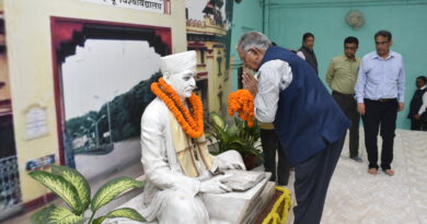 Kashi Hindu University family pays tribute to Mahamana Pandit Madan Mohan Malviya on his death anniversary