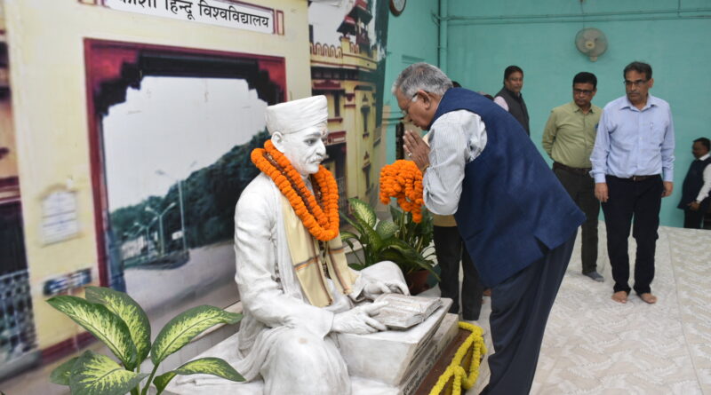 Kashi Hindu University family pays tribute to Mahamana Pandit Madan Mohan Malviya on his death anniversary