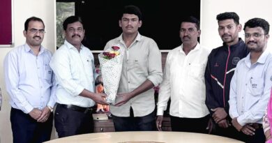 Rohit Patil, a student of DY Patil Agricultural College, won a gold medal in inter-collegiate athletics.