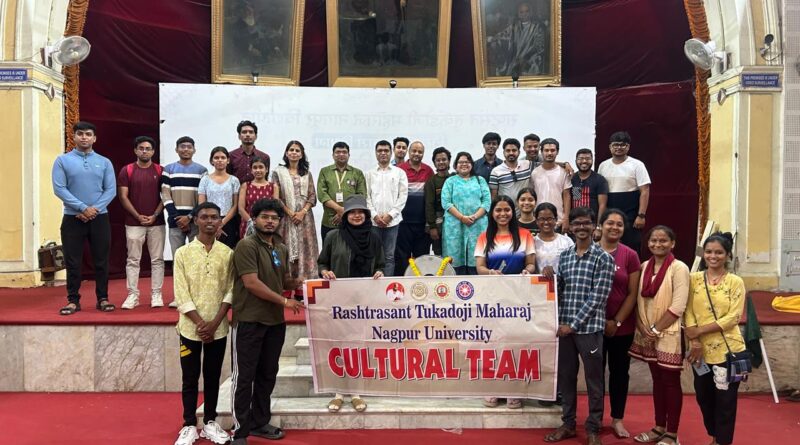 Team of Rashtrasant Tukdoji Maharaj Nagpur University leaves for 'Indradhanushya' festival